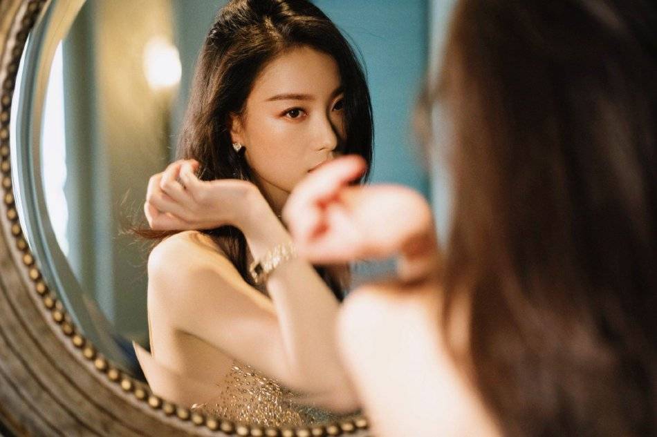 倪妮穿粉色亮片礼服图片释出,大秀事业线气质太完美-3 倪妮穿粉色亮片礼服图片释出,大秀事业线气质太完美