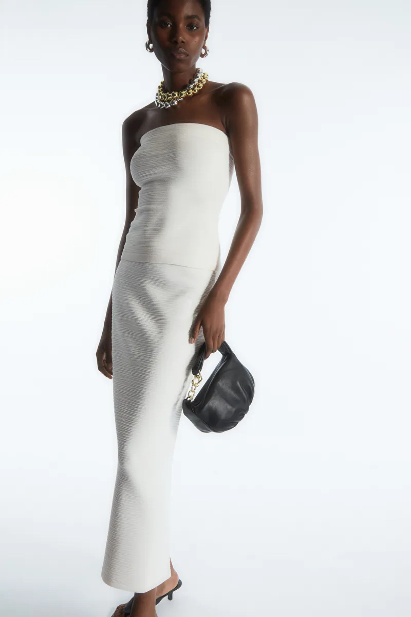 时尚人士必备:5款COS手袋,帮你在日常穿搭中增添简约高级感