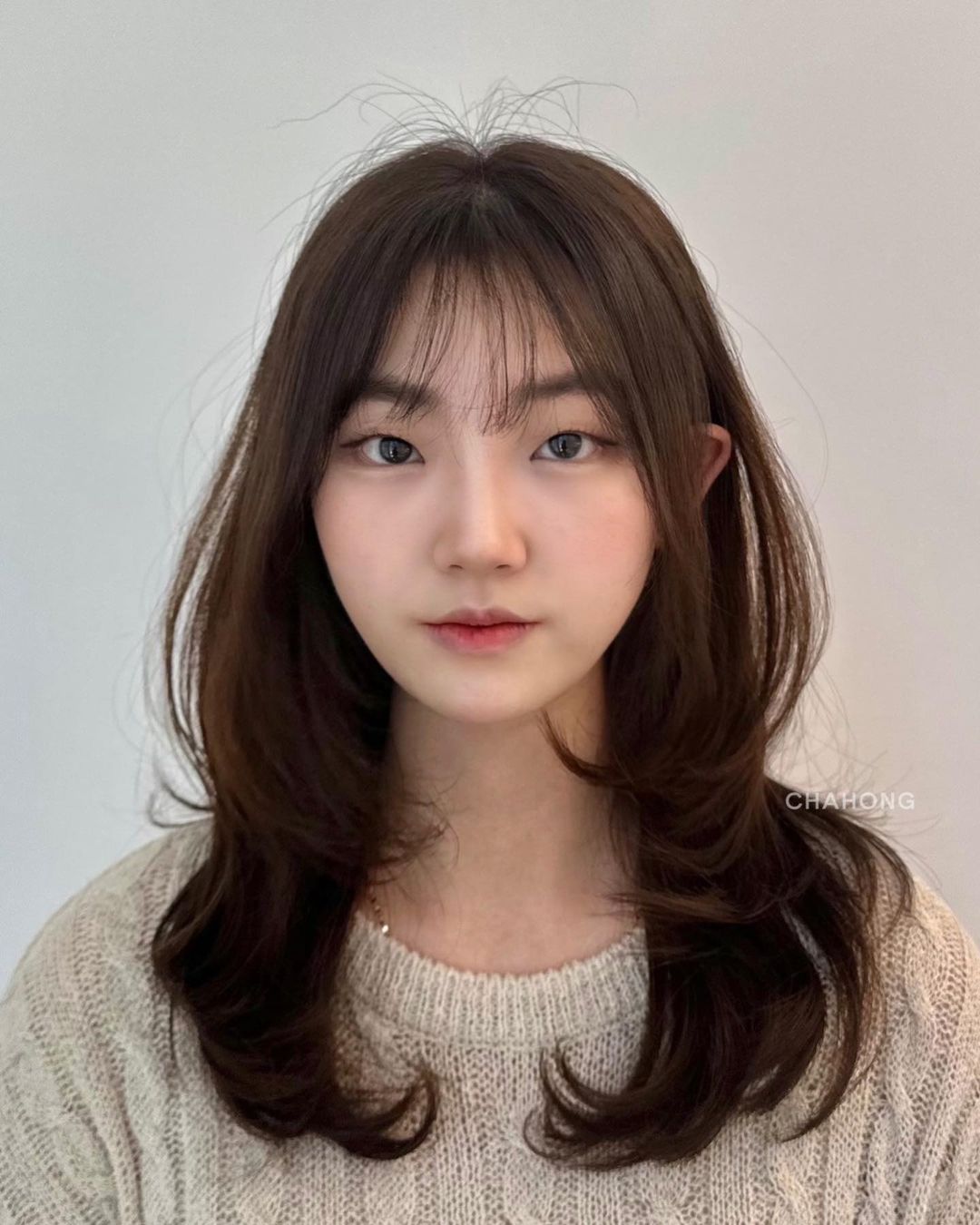 2023年10款中长发造型盘点！及肩层次超轻盈、锁骨发长最修饰⋯换发型必看