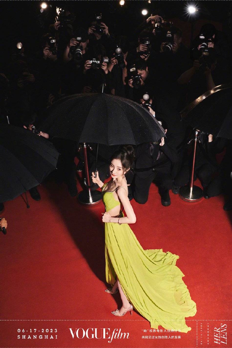 杨幂穿露背绿裙大秀雪嫩肌肤!肤白貌美大长腿性感撩人-4 杨幂穿露背绿裙大秀雪嫩肌肤!肤白貌美大长腿性感撩人