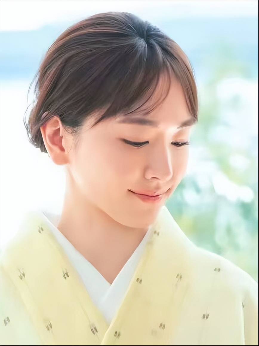 日本女星新垣结衣粉色衣服写真！精致面容美得让人窒息-5