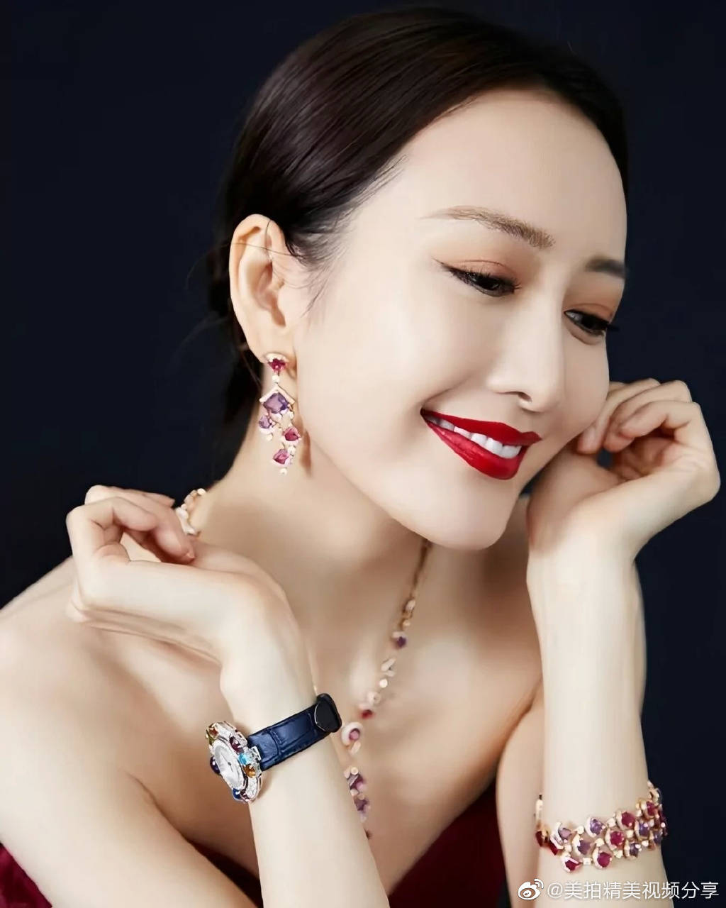 王鸥美图大秀事业线大长腿！魔鬼身材性感撩人-4