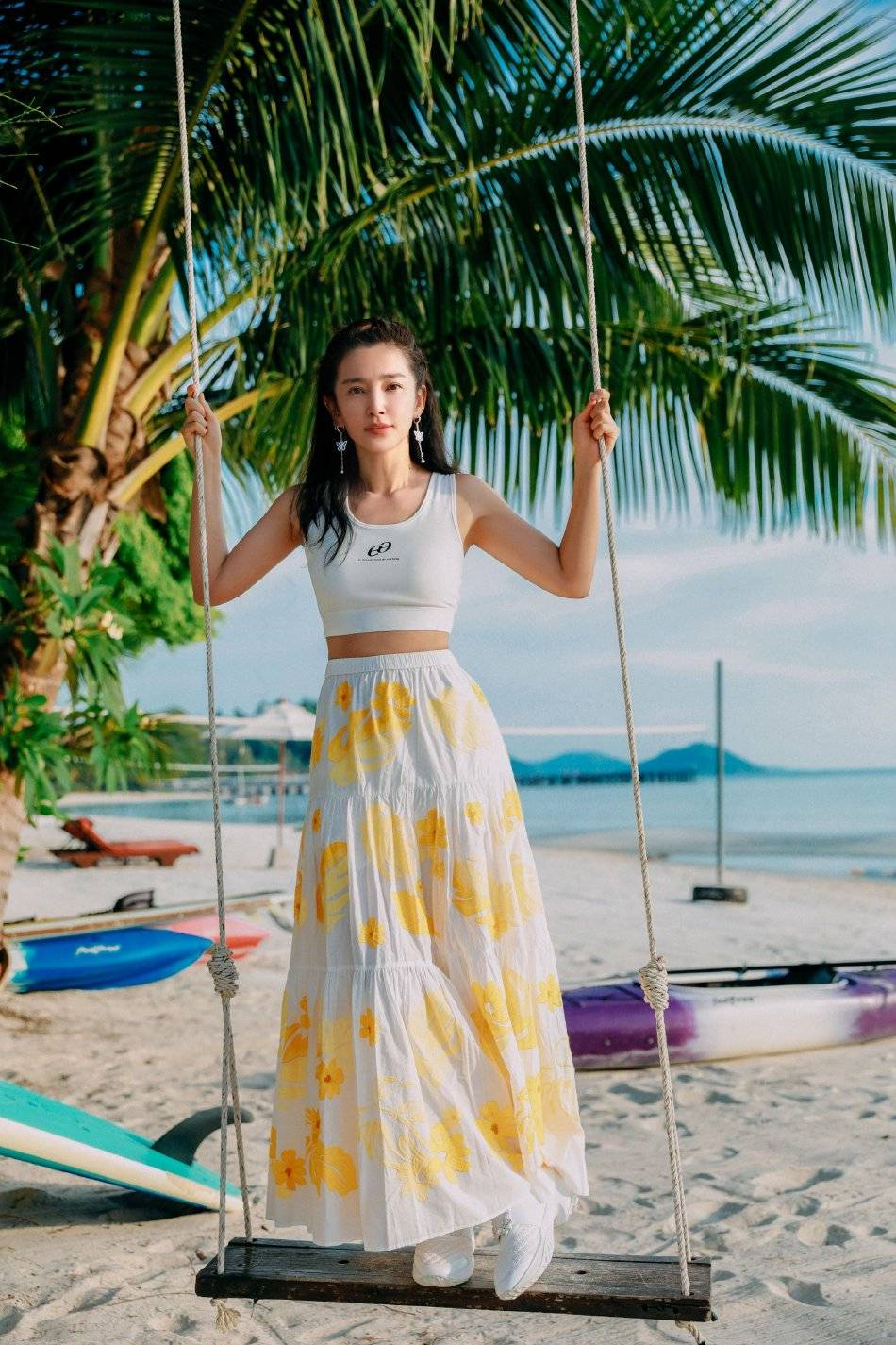 50岁李冰冰穿小背心露小蛮腰！身材曼妙美若少女-2