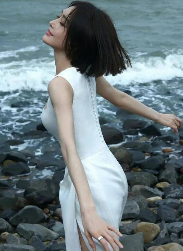 秦岚身材引热议“天选之臀”夺人眼球,前凸后翘简直无敌-6 秦岚身材引热议“天选之臀”夺人眼球,前凸后翘简直无敌