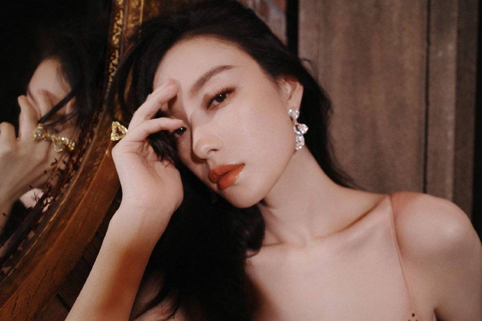 倪妮穿粉色亮片礼服图片释出,大秀事业线气质太完美-2 倪妮穿粉色亮片礼服图片释出,大秀事业线气质太完美