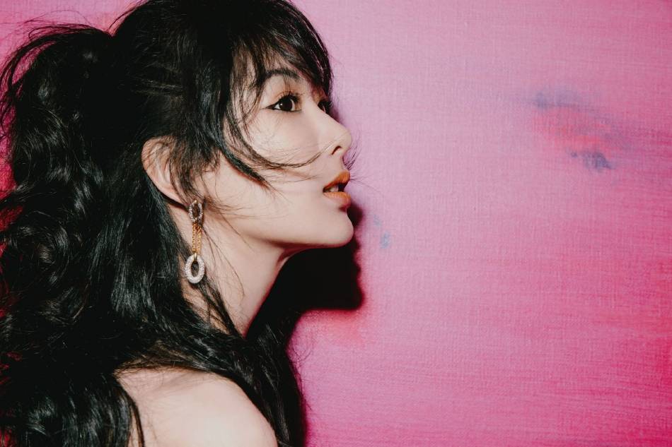 杨紫穿橙色长裙明艳靓丽！五官精致美得令人窒息-6