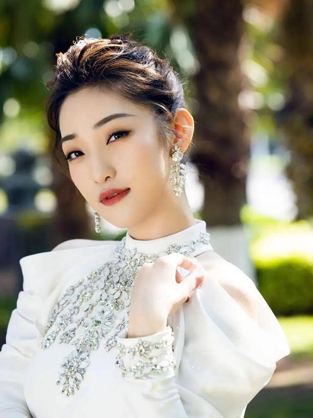 电影频道一姐蓝羽太惊艳!靓丽美图笑容太甜美!-2 电影频道一姐蓝羽太惊艳!靓丽美图笑容太甜美!