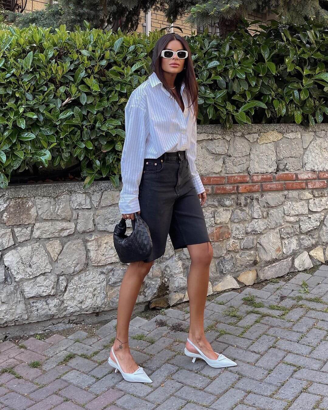 Hadid 姐妹都在穿，今夏想穿得又帅又随性，先试一条五分裤