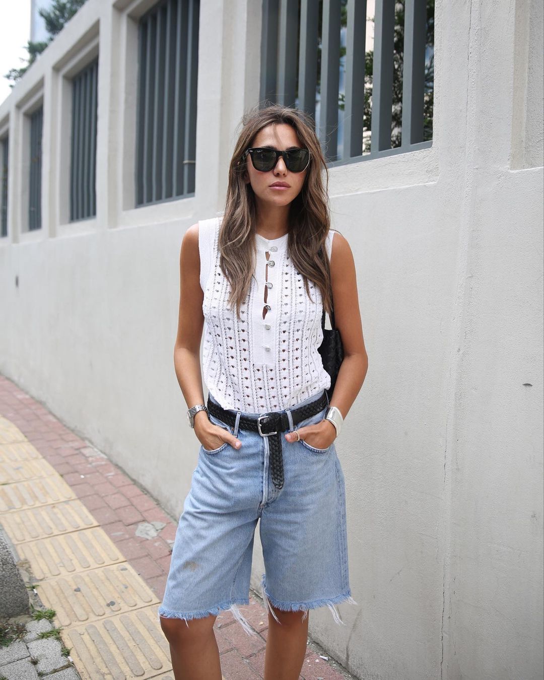 Hadid 姐妹都在穿，今夏想穿得又帅又随性，先试一条五分裤