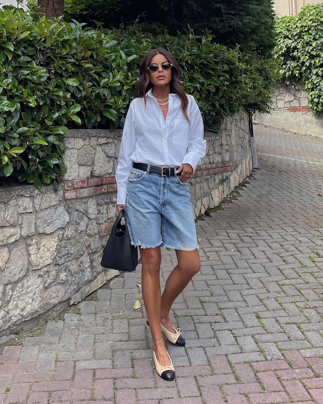 Hadid 姐妹都在穿，今夏想穿得又帅又随性，先试一条五分裤