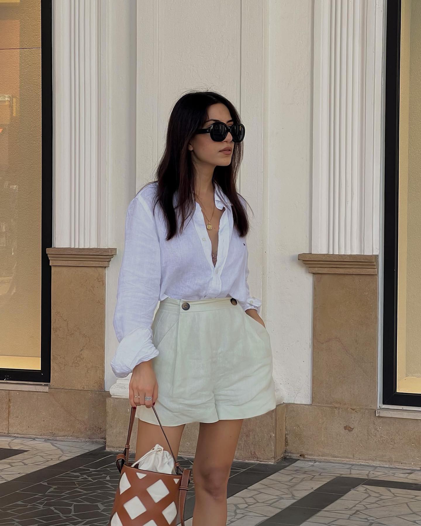 高腰裤配尖头鞋，学习巴黎女生Ani Margarian穿出优雅干练上班穿搭