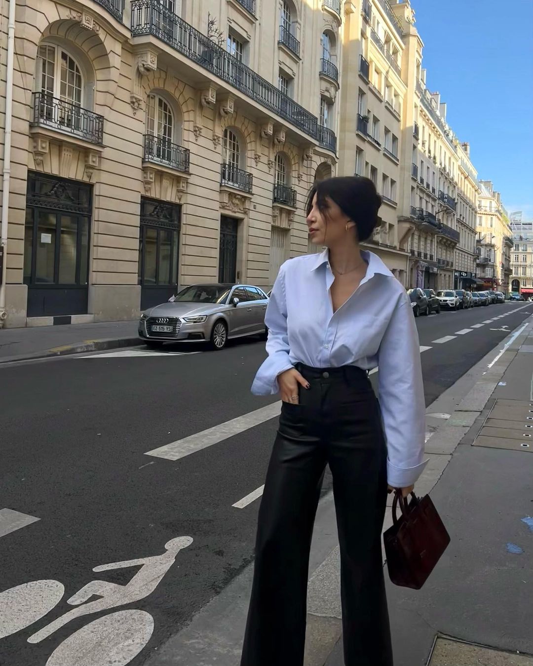 高腰裤配尖头鞋，学习巴黎女生Ani Margarian穿出优雅干练上班穿搭