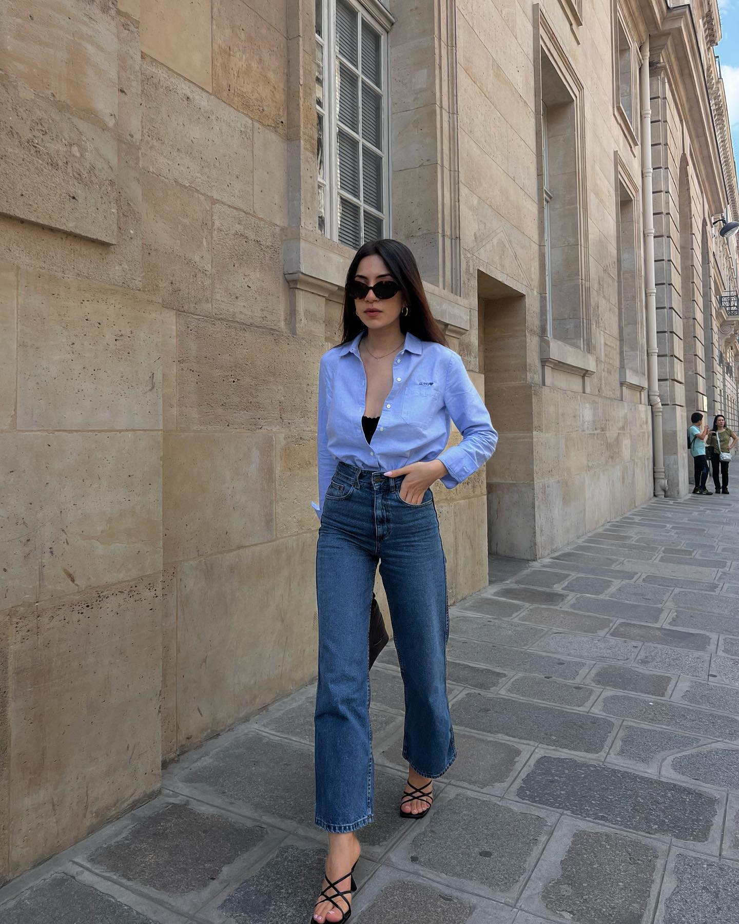 高腰裤配尖头鞋，学习巴黎女生Ani Margarian穿出优雅干练上班穿搭