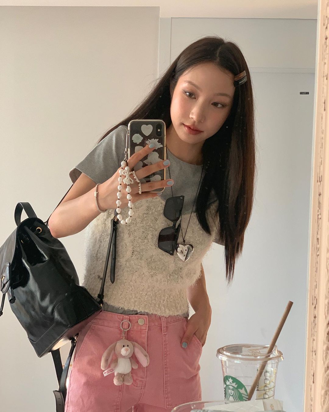 既能挂在手袋还能系在腰间,钥匙圈吊饰成今夏时尚单品
