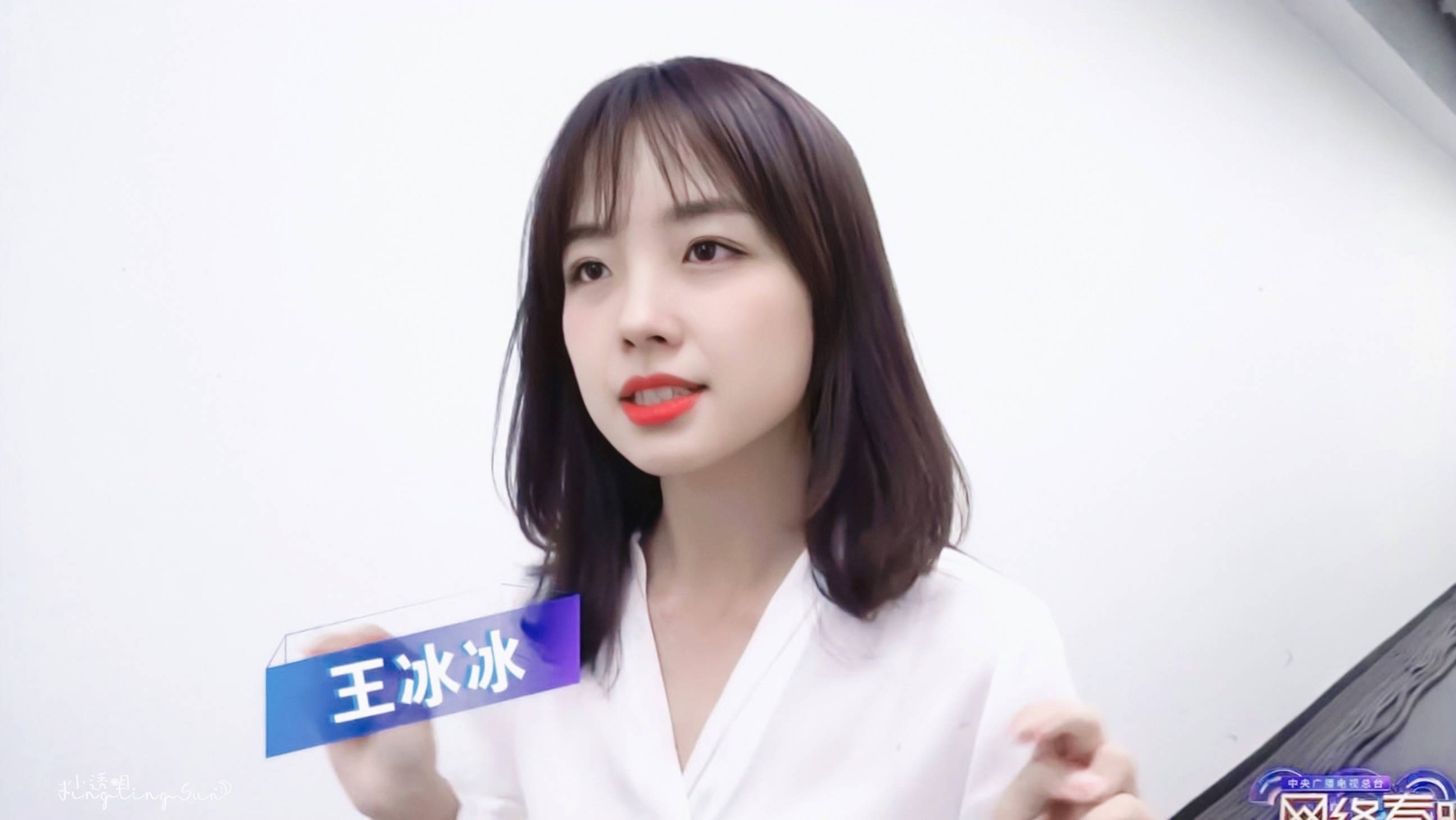 王冰冰晒夏日采莲写真！雪肤玉貌清丽脱俗美得让人窒息-4