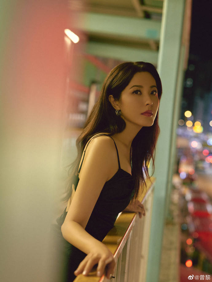 曾黎最新绝色写真妩媚大气！性感曲线女人味十足-6
