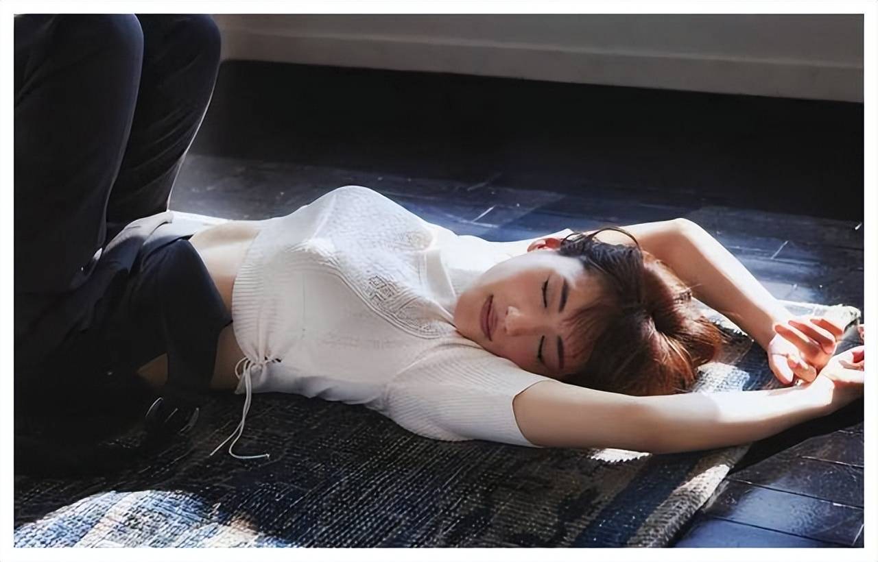 日本女星绫濑遥绝色写真!肤白貌美魔鬼身材性感火辣-4 日本女星绫濑遥绝色写真!肤白貌美魔鬼身材性感火辣