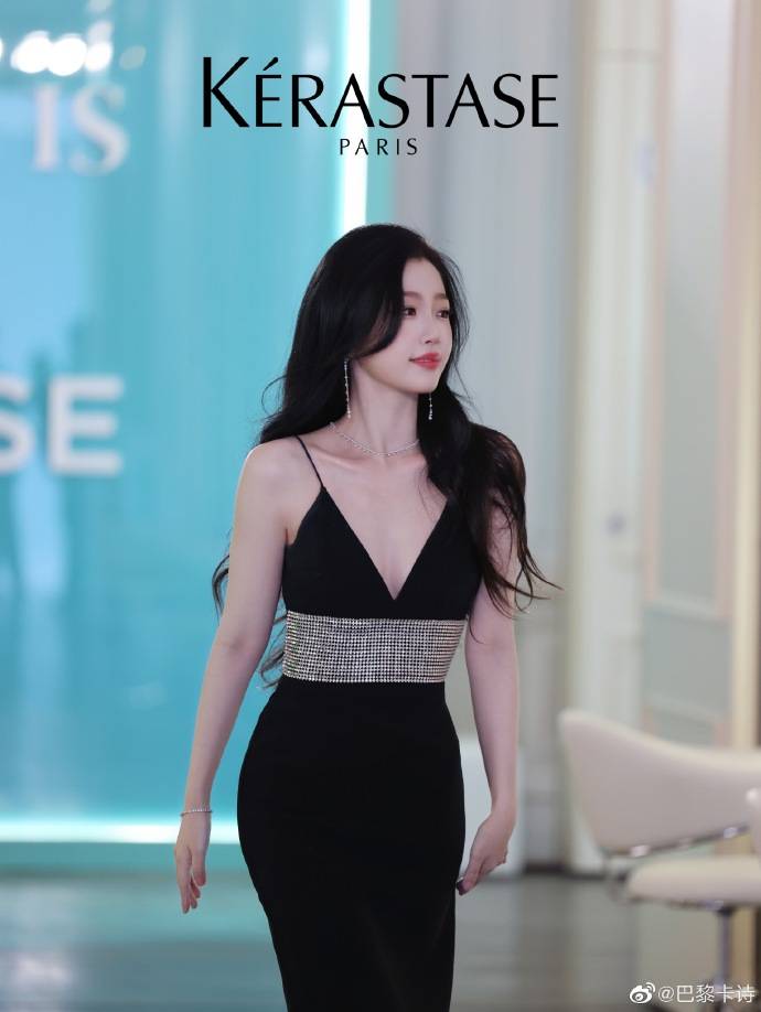 虞书欣最新代言美图大秀事业线！精致面容性感娇艳女人味十足-6