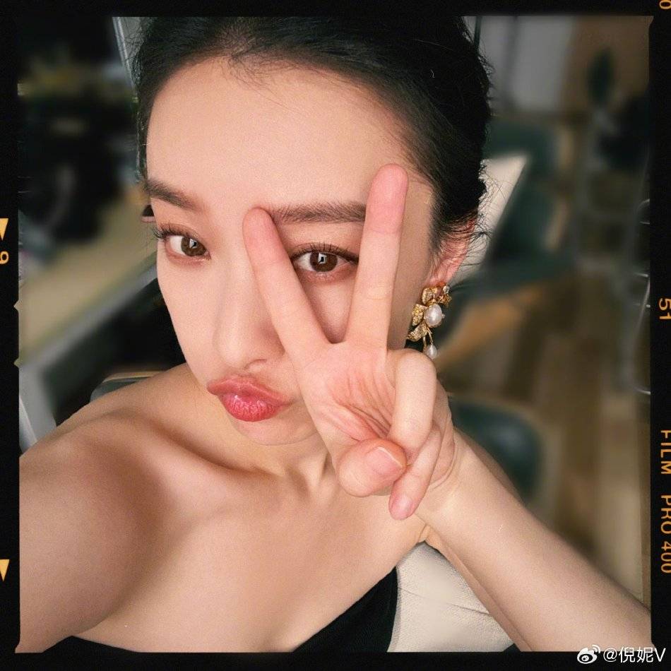 倪妮晒多张卖萌写真图片,肤白貌美性感可爱女人味十足!-2 倪妮晒多张卖萌写真图片,肤白貌美性感可爱女人味十足!