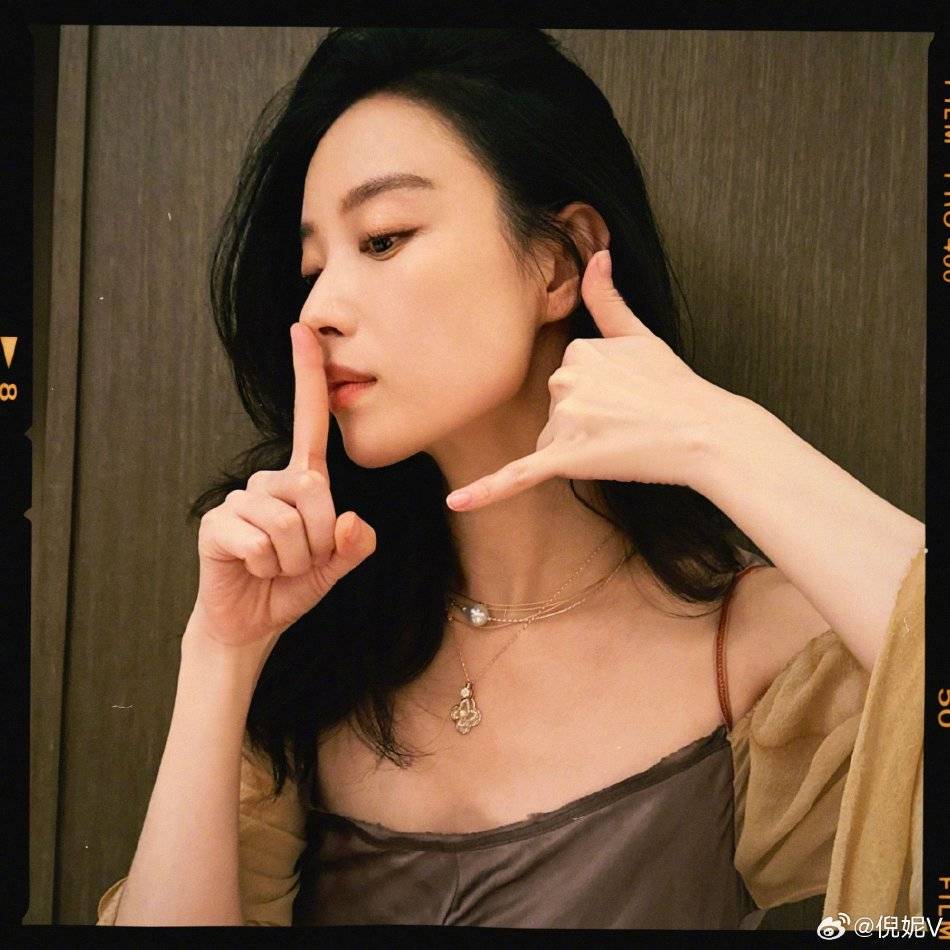 倪妮晒多张卖萌写真图片,肤白貌美性感可爱女人味十足!-12 倪妮晒多张卖萌写真图片,肤白貌美性感可爱女人味十足!