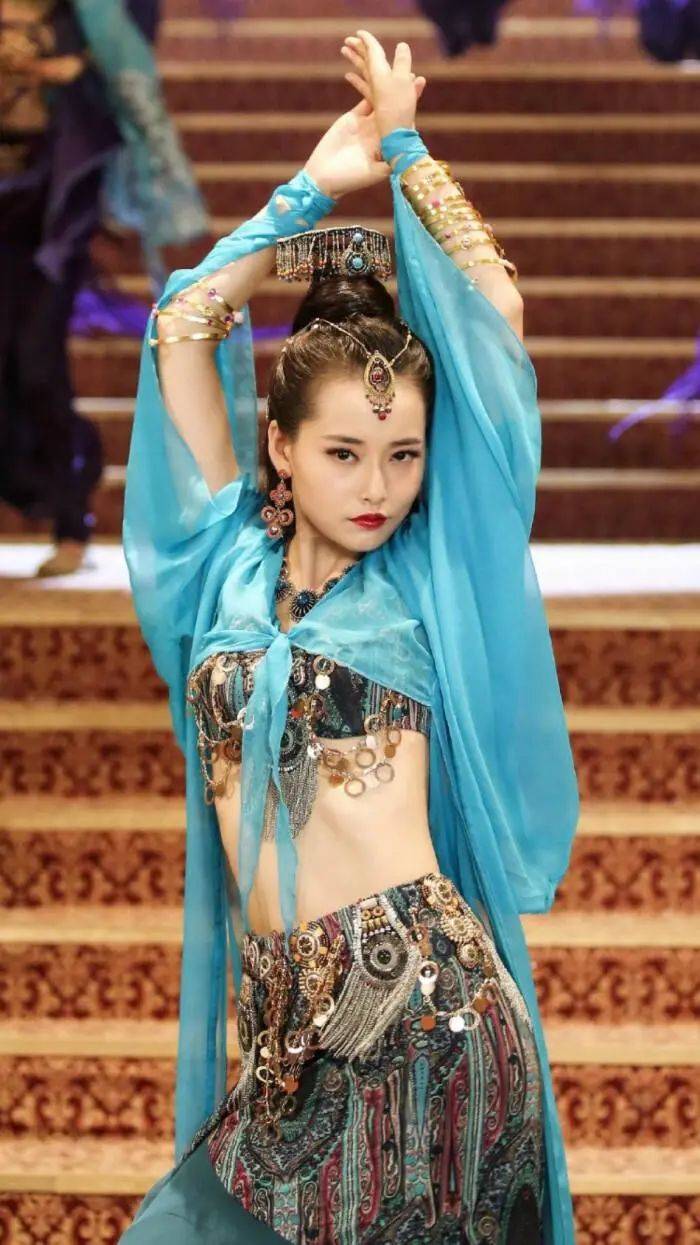 曾演塞娅公主和朱一龙演洗浴戏都没红！美女柴碧云的写真其实很惊艳-5