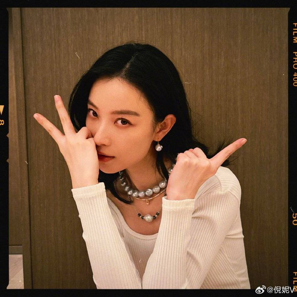 倪妮晒多张卖萌写真图片,肤白貌美性感可爱女人味十足!-17 倪妮晒多张卖萌写真图片,肤白貌美性感可爱女人味十足!