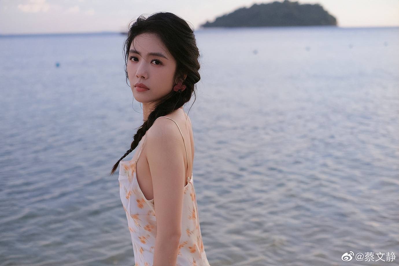 蔡文静最新图片写真笑容甜美！曼妙身材性感撩人-9