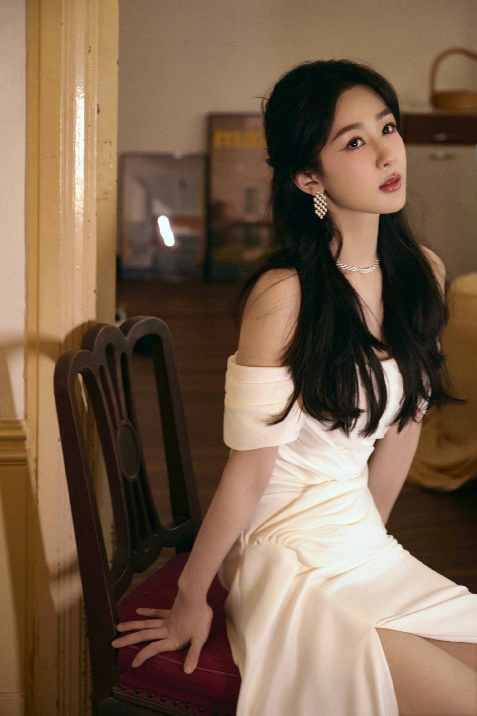 杨紫各类靓丽写真！温柔甜美越来越美丽-1