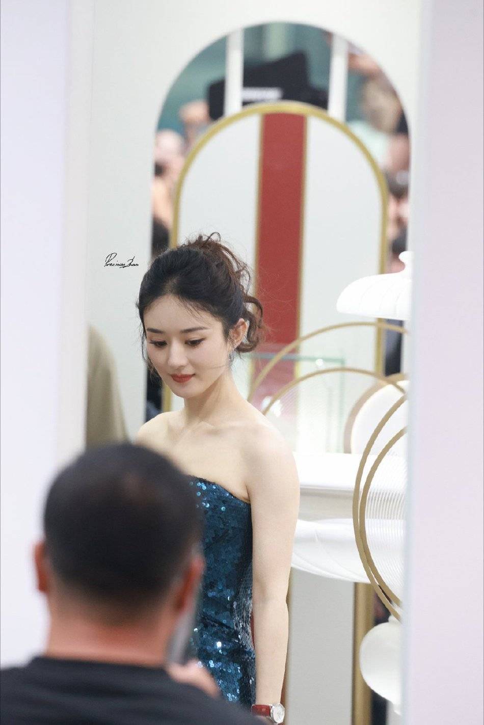 赵丽颖穿蓝色星钻人鱼裙!肤白貌美身材曼妙性感撩人-3 赵丽颖穿蓝色星钻人鱼裙!肤白貌美身材曼妙性感撩人