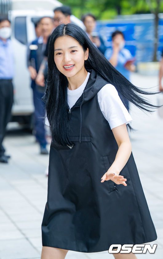一年四季都能看到!可盐可甜的迷你小黑裙,金泰梨和Jennie都爱穿