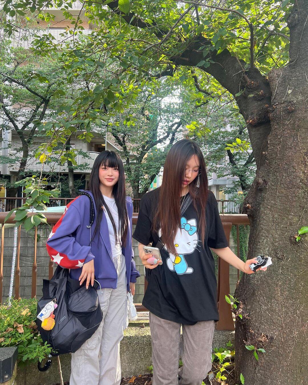 出游时青春元气,上班日又变回时髦精致女生,来看NewJeans最近两套穿搭