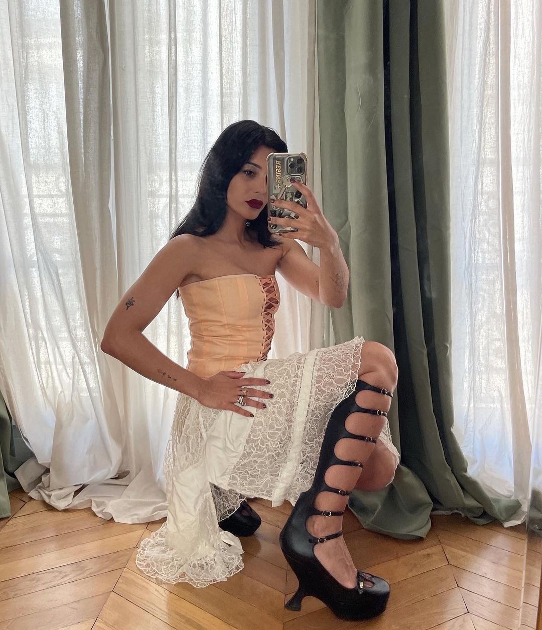 用Vintage单品来穿出个人特色,巴黎造型师María Bernad的穿搭手册