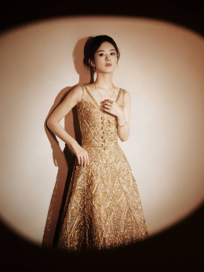 赵丽颖珠宝代言写真高贵靓丽！肤白貌美气质优雅性感撩人