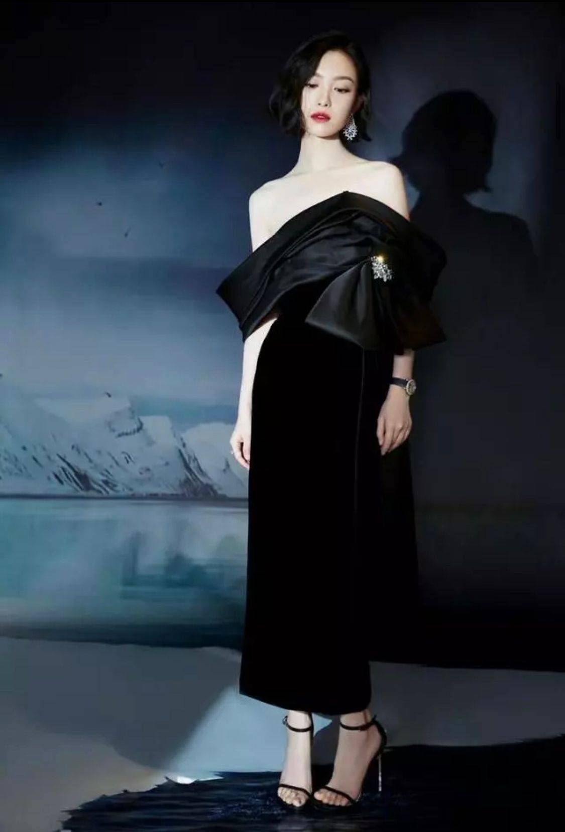 倪妮穿新中式上衣配“醋酸裙”,优雅迷人又贵气-7 倪妮穿新中式上衣配“醋酸裙”,优雅迷人又贵气