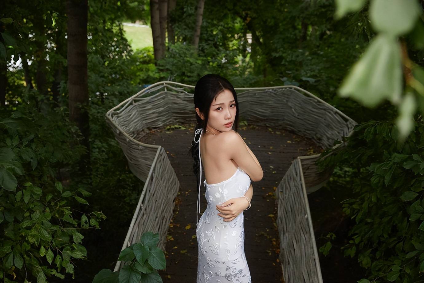 冯小刚狂赞虞书欣演技台词好!她肤白貌美大长腿性感-4 冯小刚狂赞虞书欣演技台词好!她肤白貌美大长腿性感