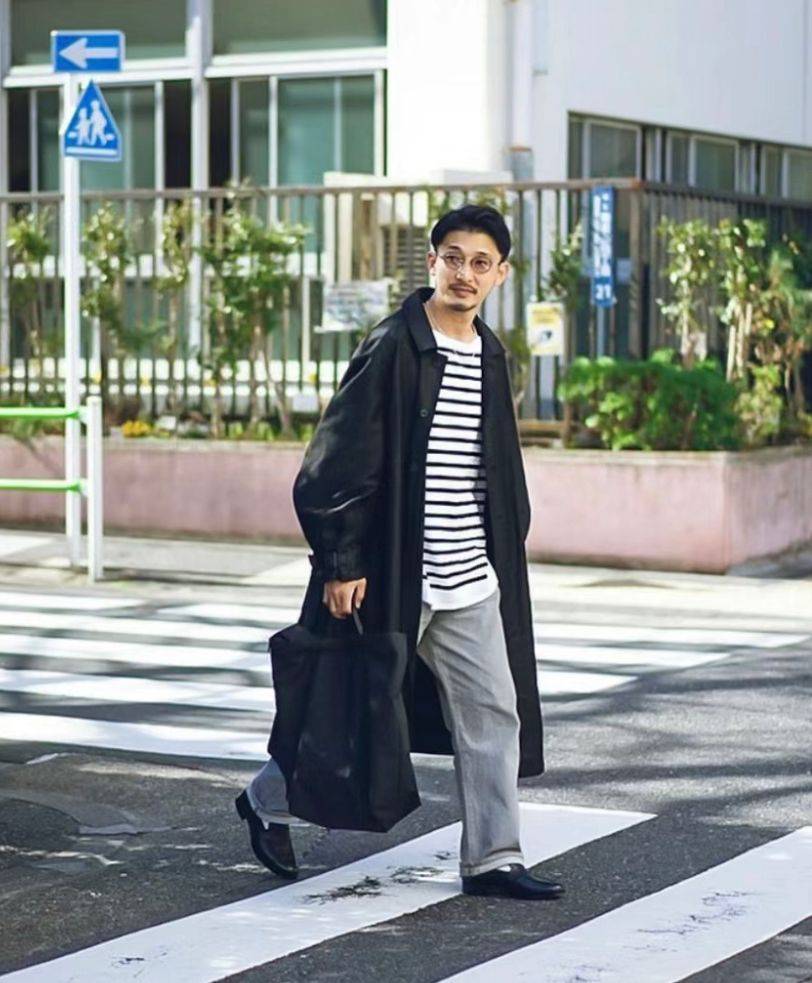 日本街拍：男了上了年纪衣穿素、裤穿松，时髦有型还能减龄-7