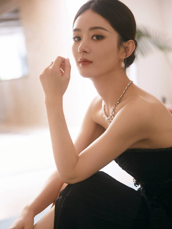 赵丽颖珠宝代言写真高贵靓丽！肤白貌美气质优雅性感撩人