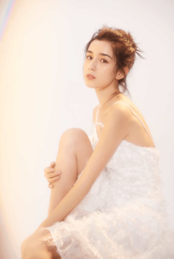 新疆女星哈妮克孜靓丽惊艳！异域风情大长腿美得令人窒息-4