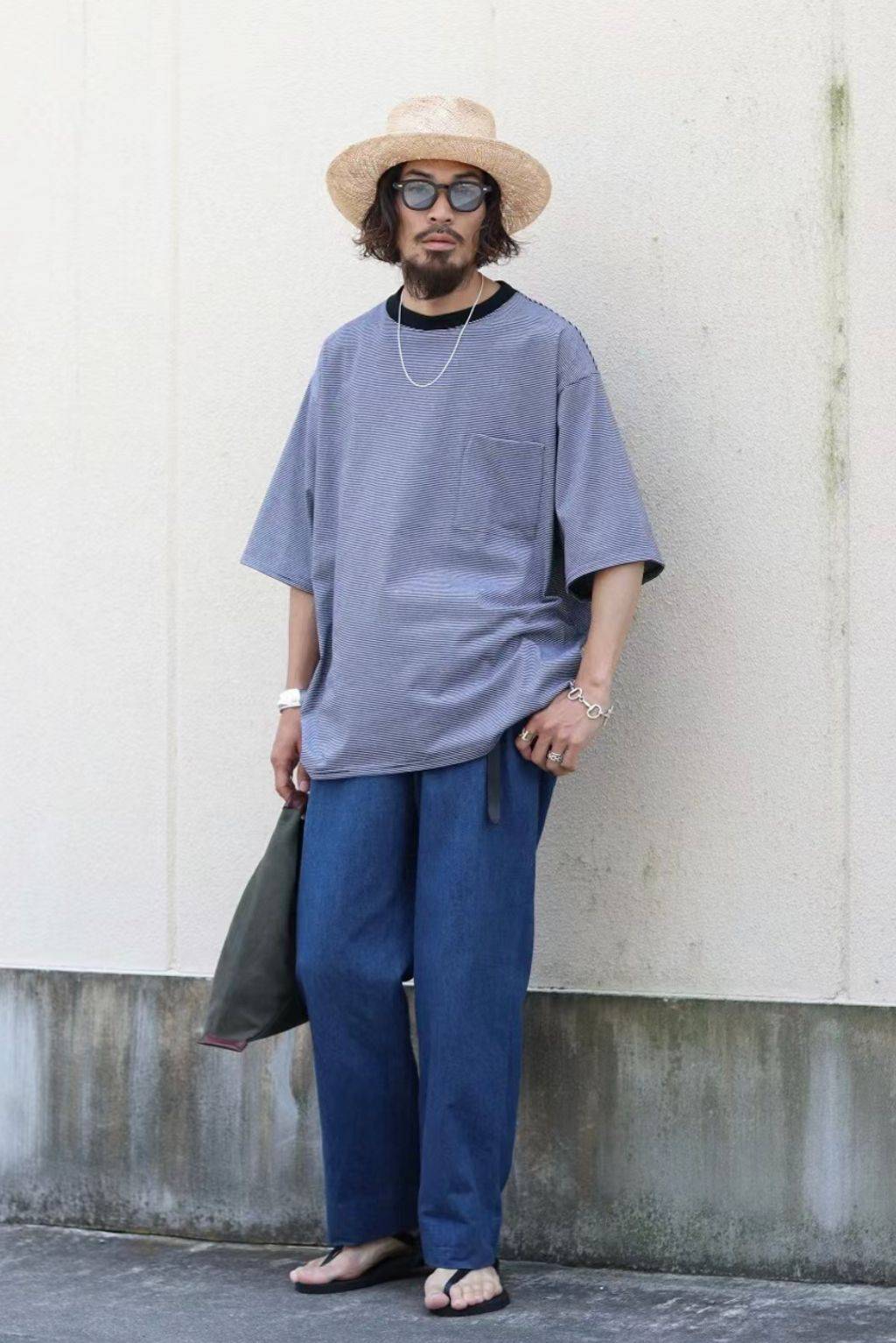 日本街拍：男了上了年纪衣穿素、裤穿松，时髦有型还能减龄-3