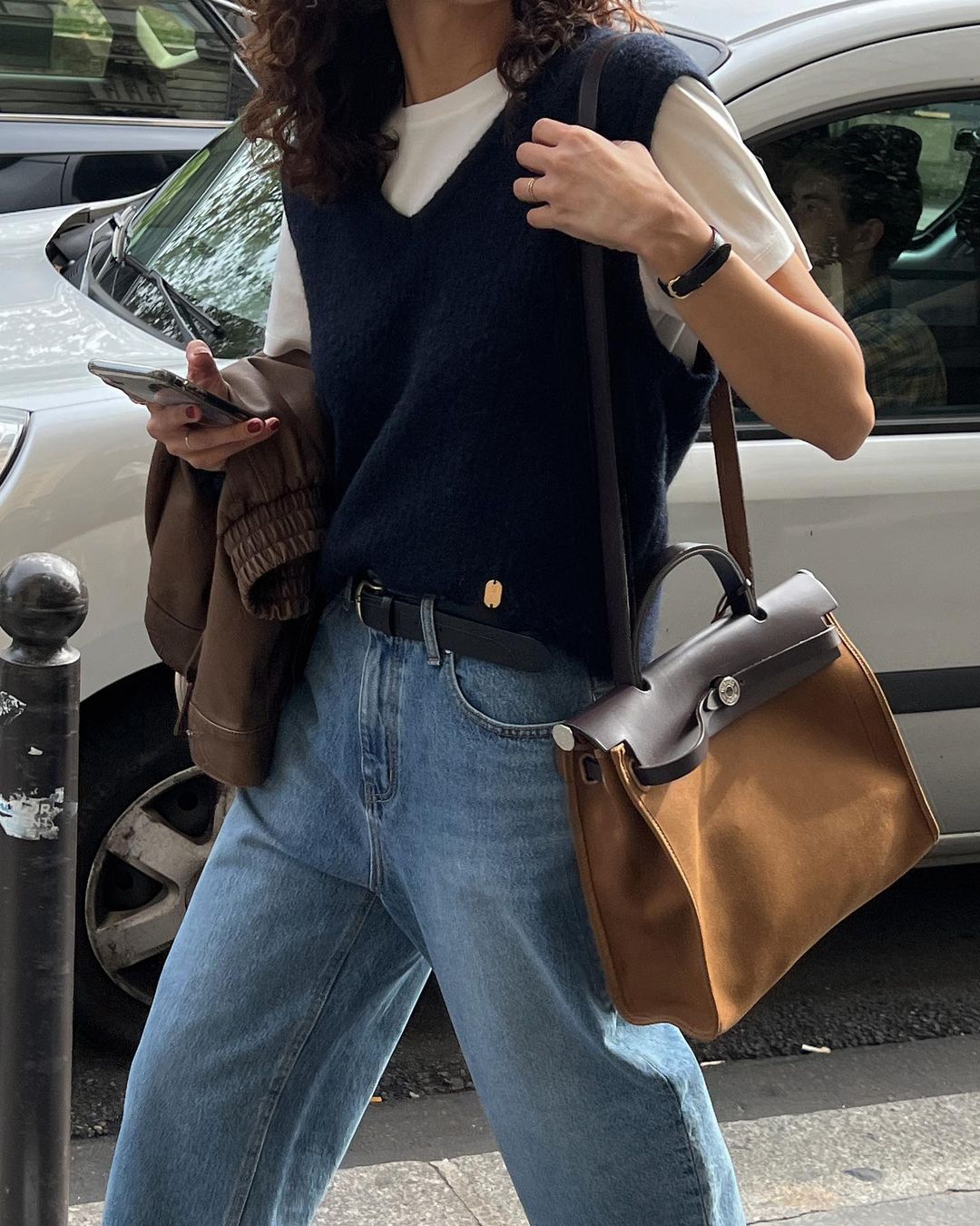 又到了最适合穿衣打扮的天气！来学习韩国女生的文艺早秋穿搭