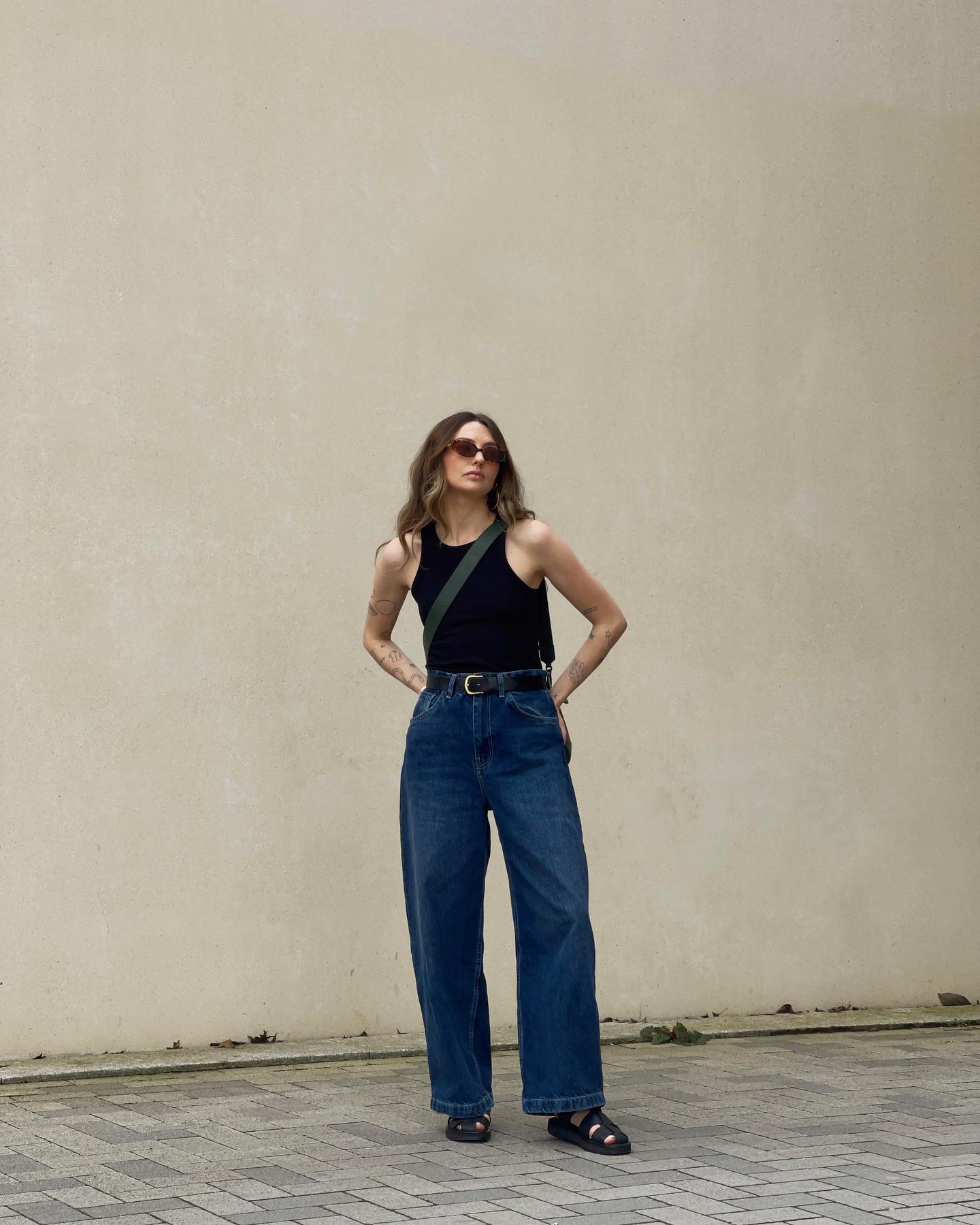 遛个狗也穿得率性好看，来看伦敦女生Chloe Hayward 的日常穿搭