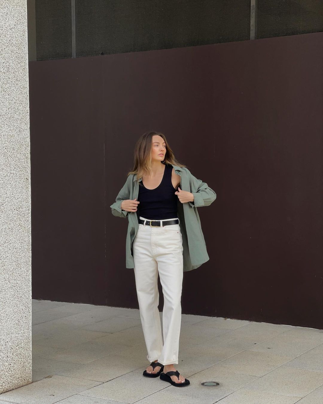 遛个狗也穿得率性好看，来看伦敦女生Chloe Hayward 的日常穿搭