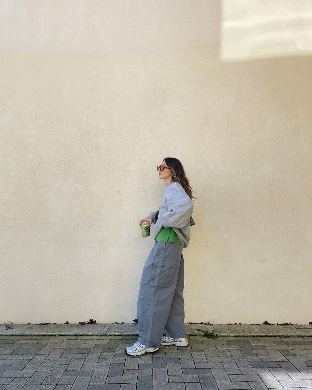 遛个狗也穿得率性好看，来看伦敦女生Chloe Hayward 的日常穿搭