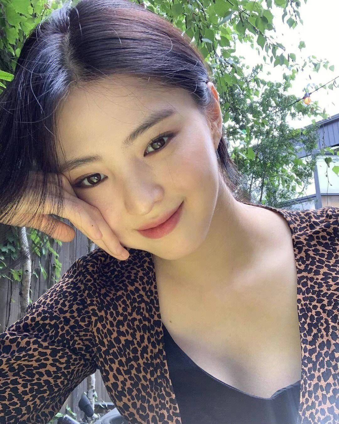 韩素希烟熏妆太吸睛！演恶女成名撞脸宋慧乔妖艳迷人-9