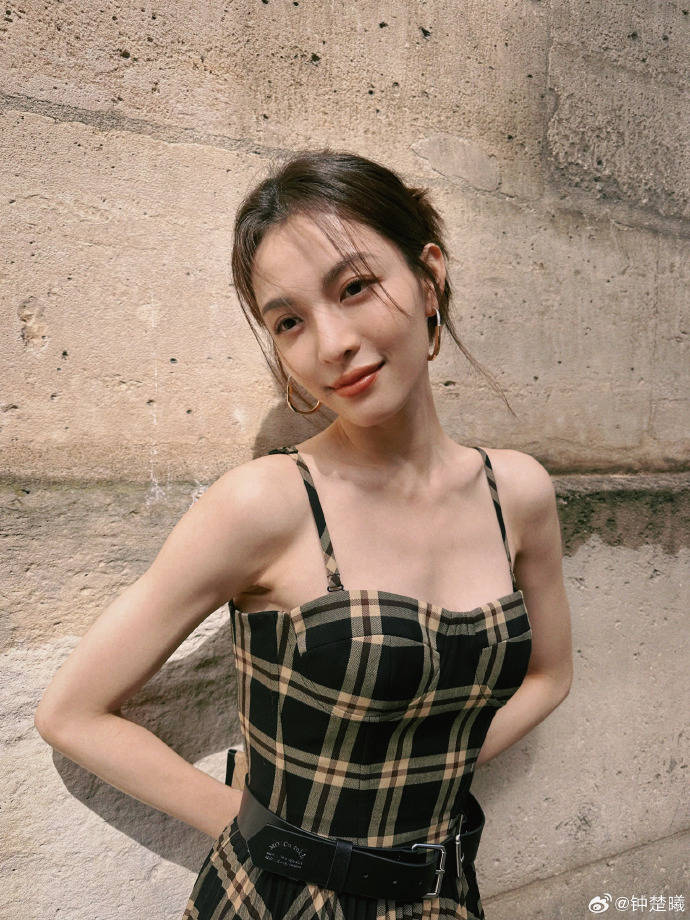 钟楚曦最新妖艳写真露出事业线!肤白貌美曼妙身材太性感撩人-6 钟楚曦最新妖艳写真露出事业线!肤白貌美曼妙身材太性感撩人