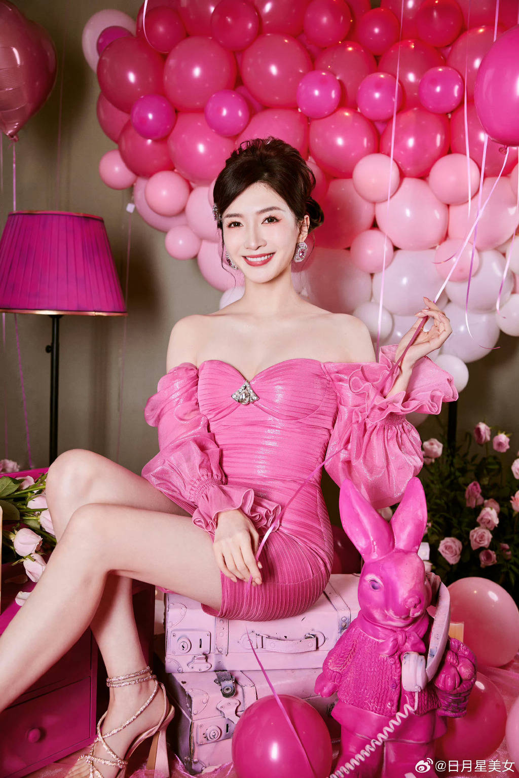 江疏影写真露出事业线！她肤白貌美大长腿性感撩人-3