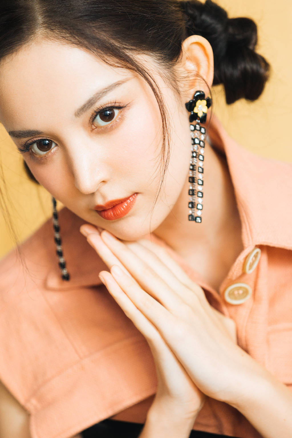 古力娜扎晒新剧婚纱靓图！雪肤玉貌美得令人窒息-4