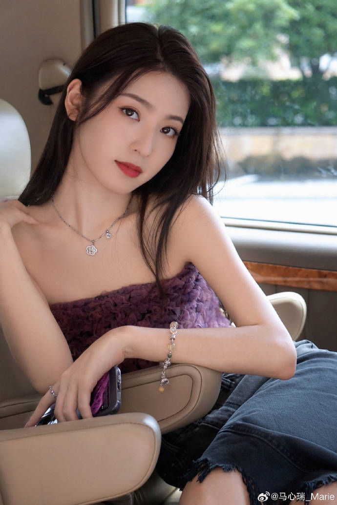 “紫霞仙子”马心瑞穿紫衣露白嫩美背!雪肤玉貌性感撩人-3 “紫霞仙子”马心瑞穿紫衣露白嫩美背!雪肤玉貌性感撩人