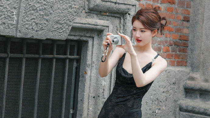赵露思活动美图露出事业线！肤白貌美曼妙身材太性感撩人-9