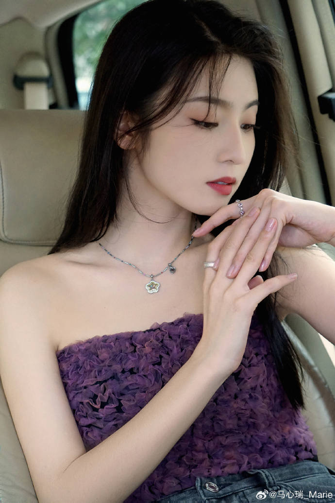 “紫霞仙子”马心瑞穿紫衣露白嫩美背!雪肤玉貌性感撩人-10 “紫霞仙子”马心瑞穿紫衣露白嫩美背!雪肤玉貌性感撩人